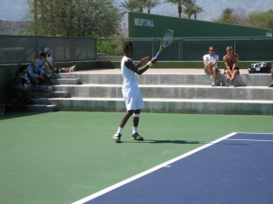 Gael Monfils warming up